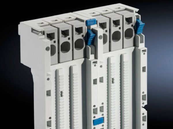 Connection pin for OM adaptors/supports
